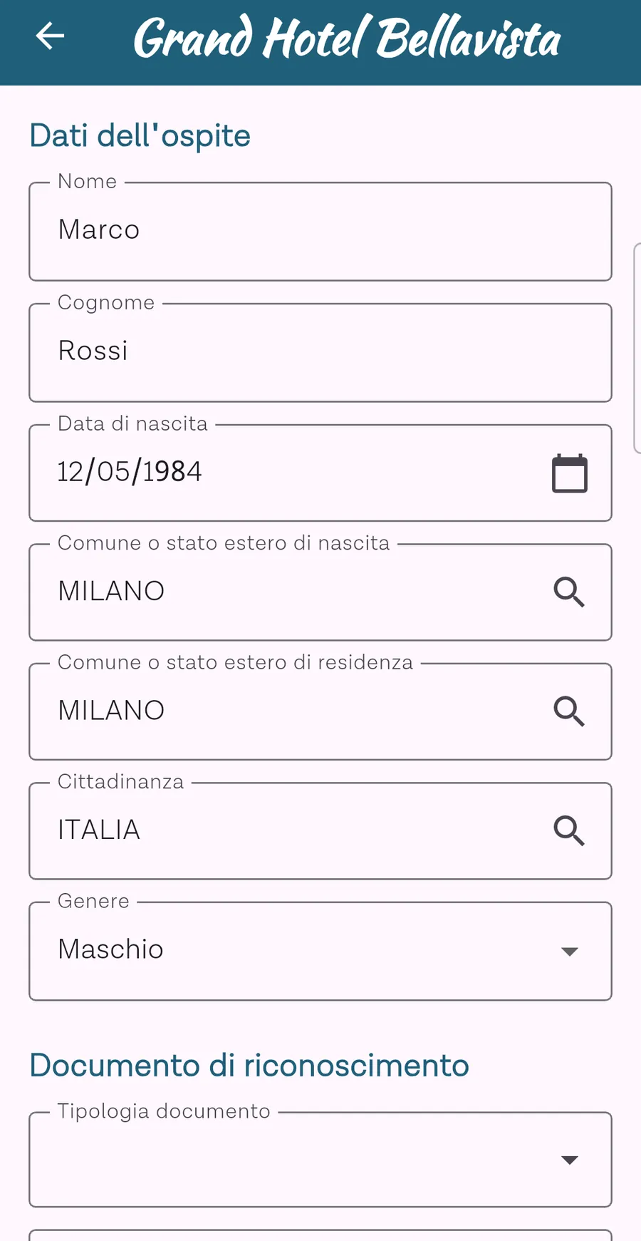 Schermata del pre-check-in: modulo con i dati dell'ospite da compilare prima dell'arrivo.